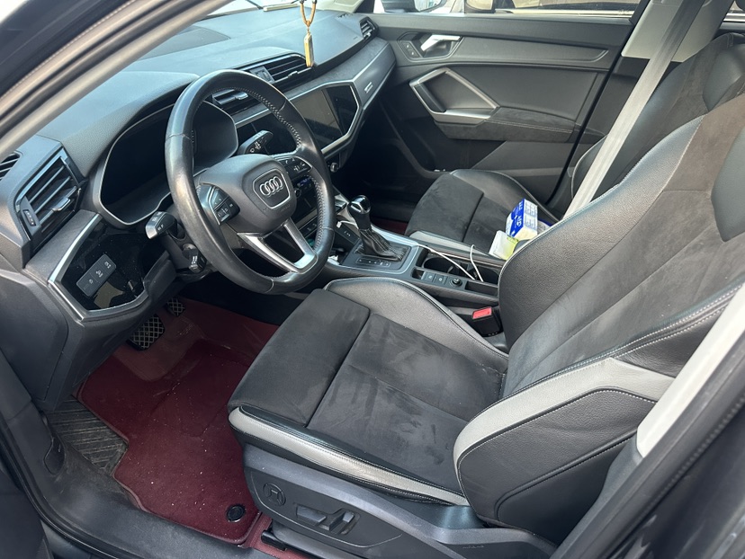 Audi Q3 2020 car image #4