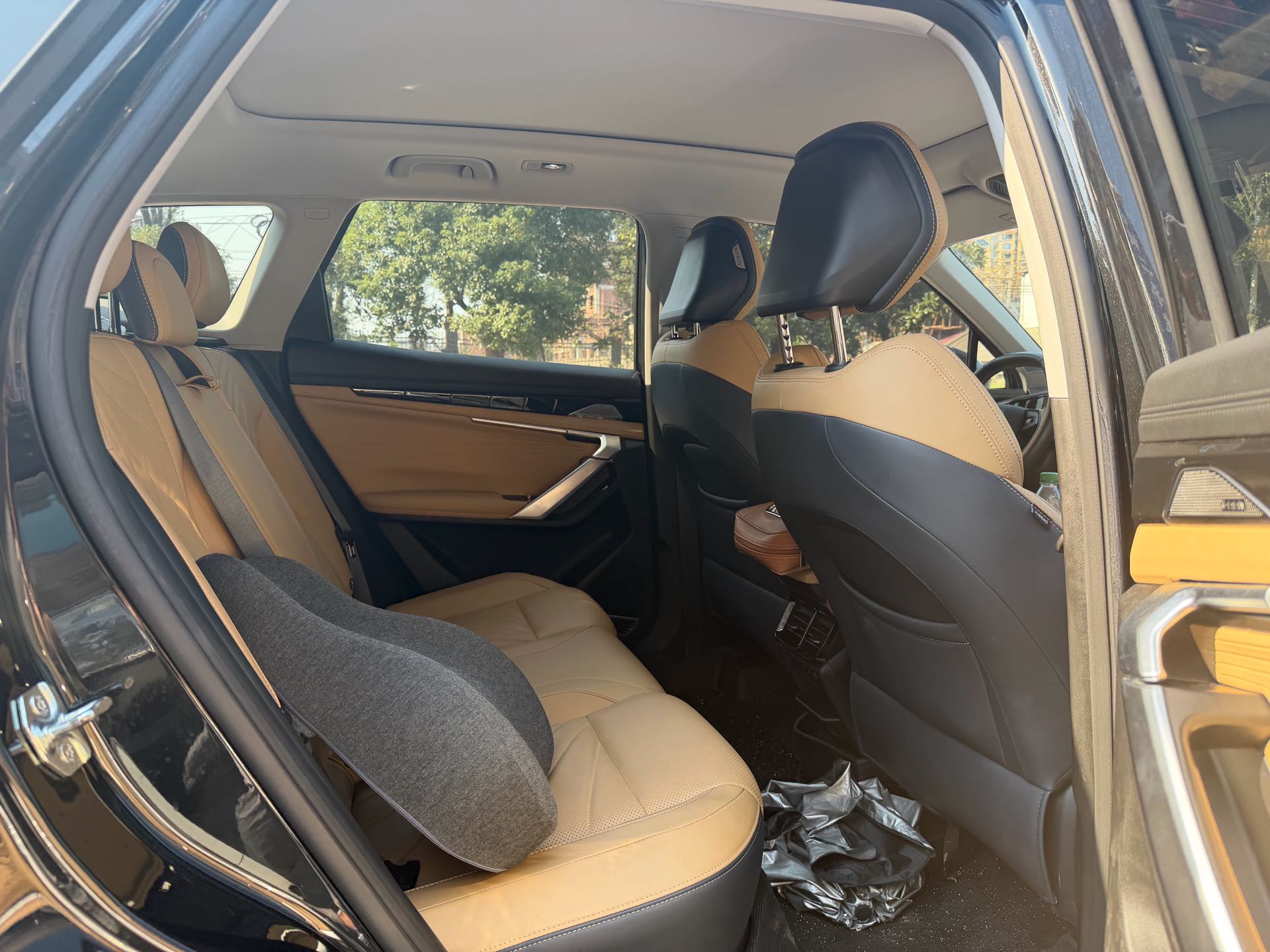 GEELY Boyue L 2023 صورة سيارة #6
