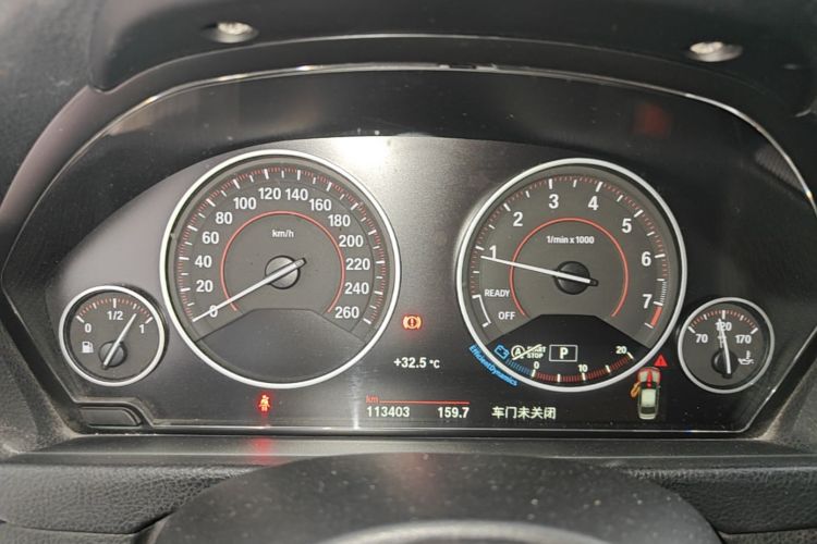 BMW 3 Series 2018 car image #12