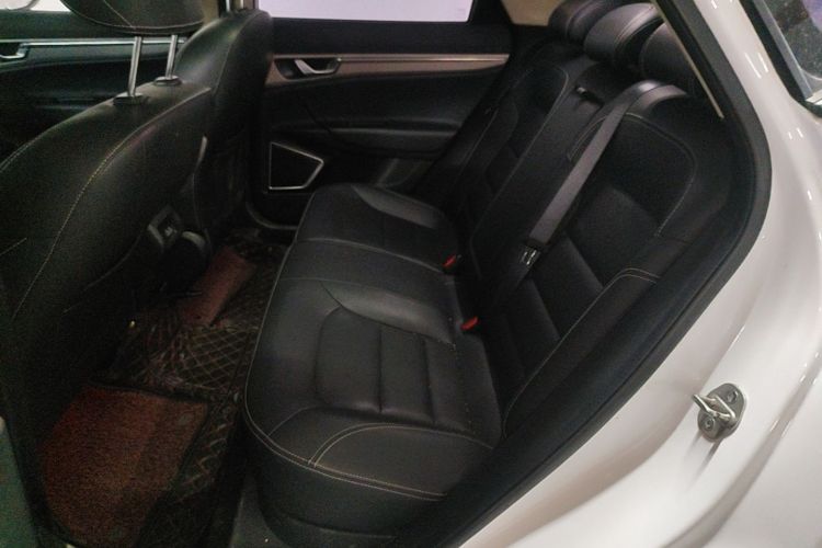 GEELY Emgrand GS 2018 car image #17