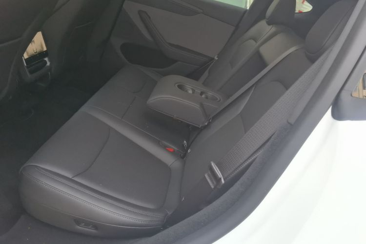 Tesla Model Y 2026 car image #17