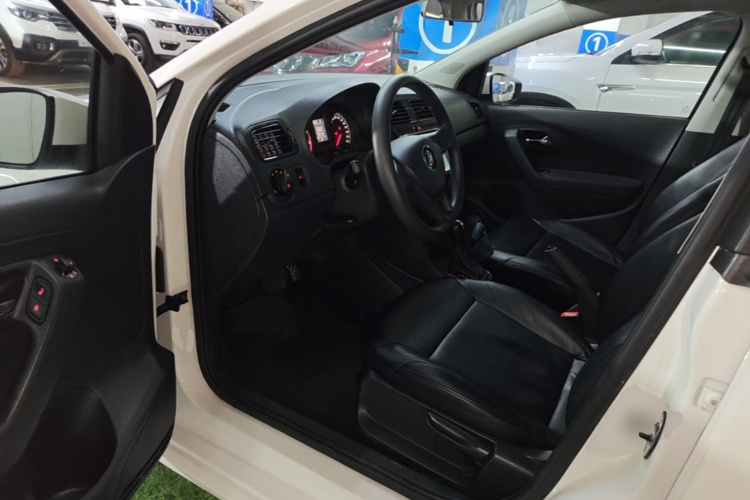 Volkswagen Polo 2017 #16 Volkswagen Polo 2017 car image #16