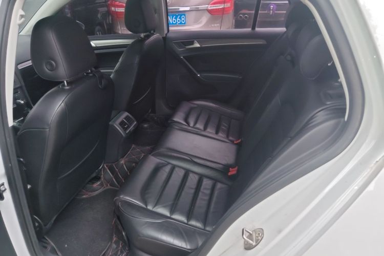 Volkswagen Golf 2015 car image #13