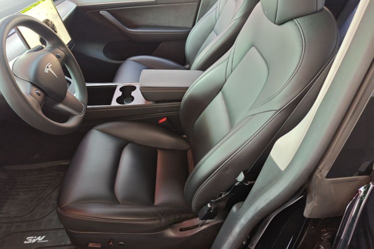 Tesla Model Y 2022 car image #15