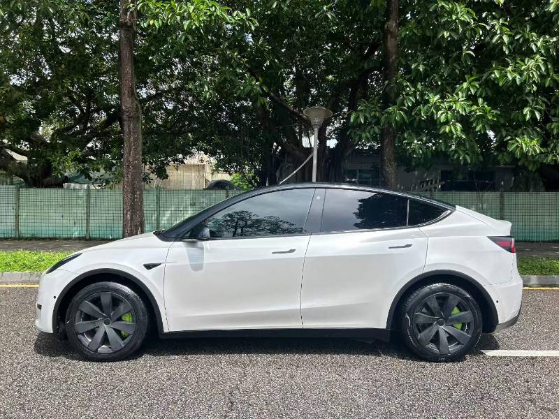 Tesla Model Y 2022 #5 Tesla Model Y 2022 car image #5