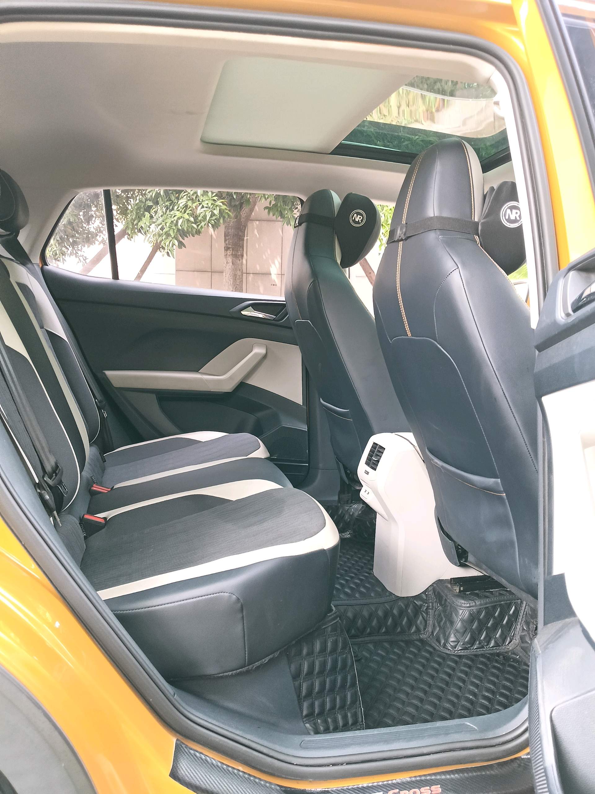 Volkswagen T-Cross 2019 immagine di auto #6