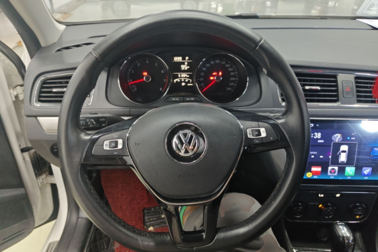 Volkswagen Lavida 2017 car image #11