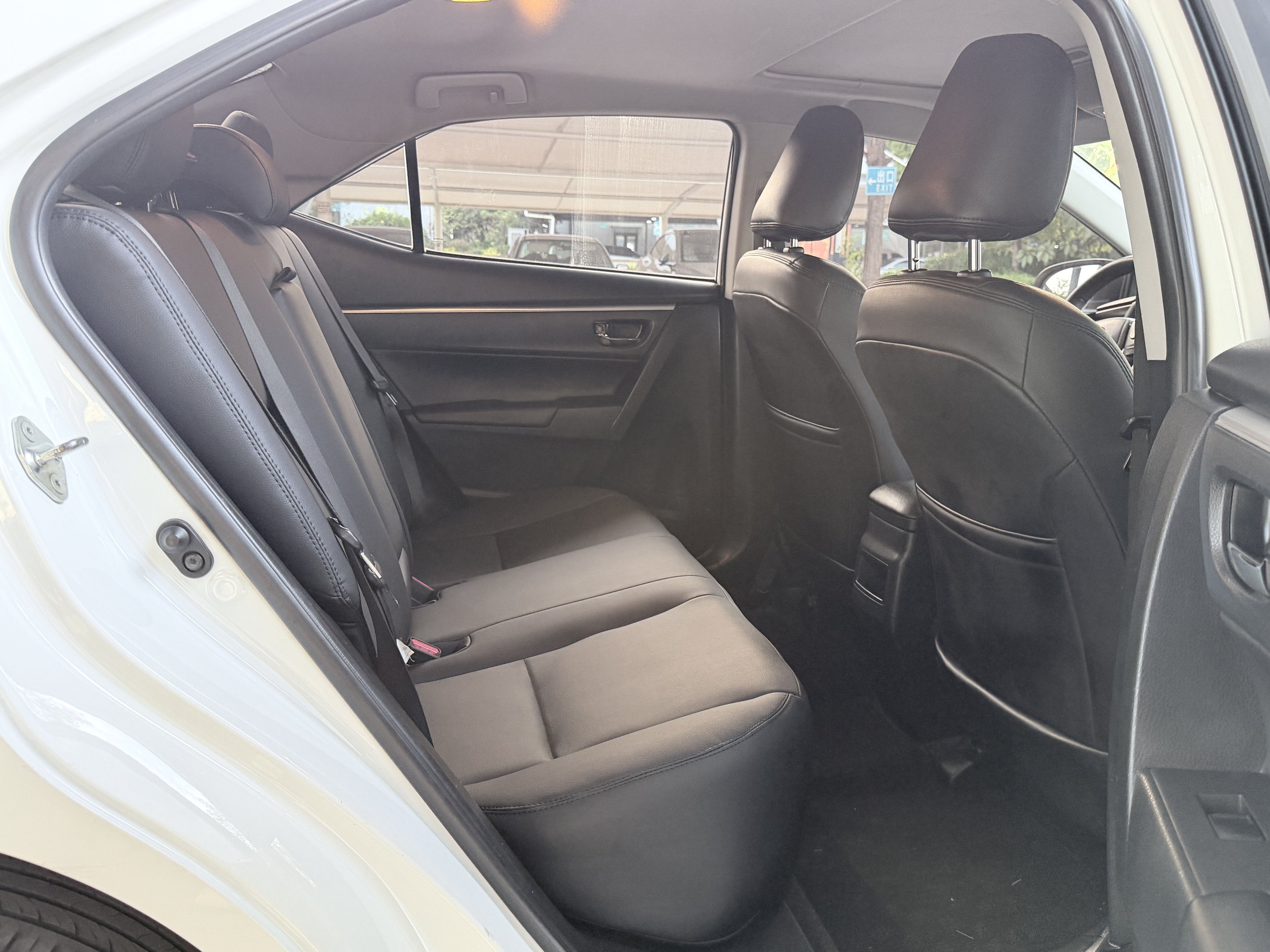 Toyota Corolla 2018 car image #12