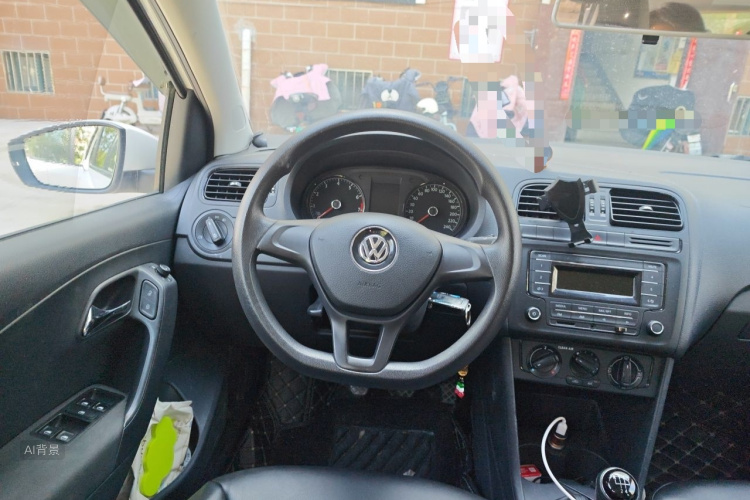 Volkswagen Polo 2018 car image #12