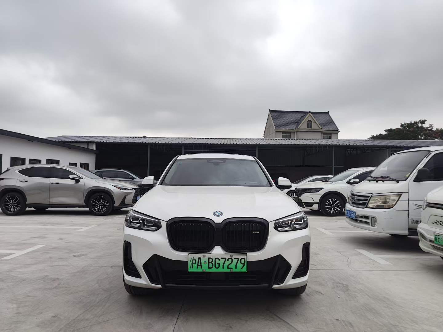 BMW iX3 2023 #2 BMW iX3 2023 car image #2