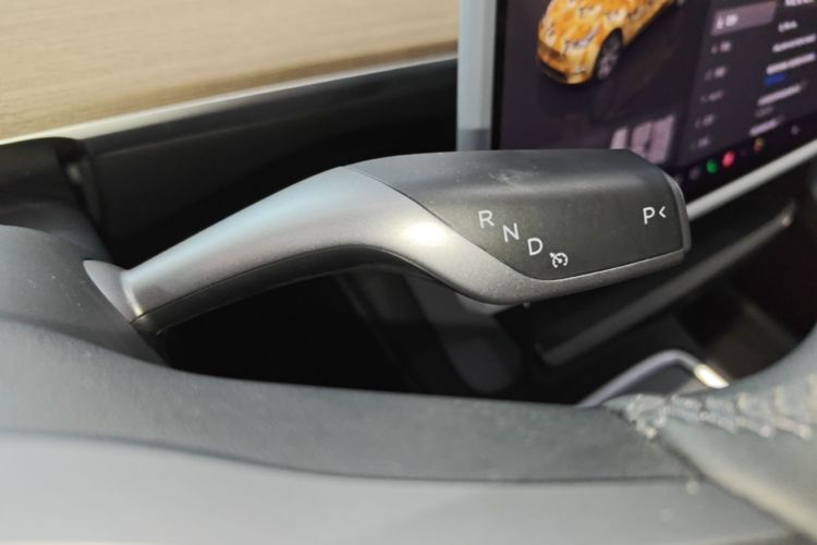 Tesla Model Y 2023 #14 Tesla Model Y 2023 car image #14