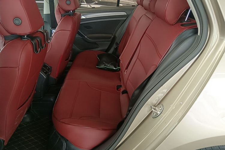 Volkswagen Golf 2017 car image #17