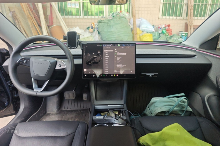 Tesla Model 3 2023 car image #11