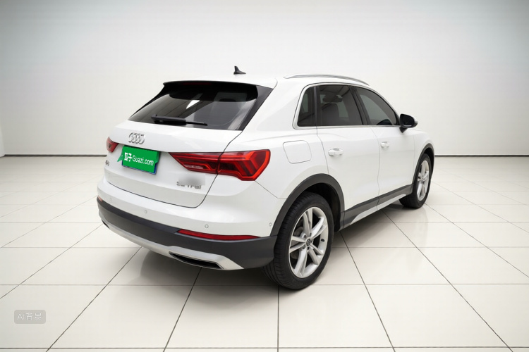 Audi Q3 2021 car image #7