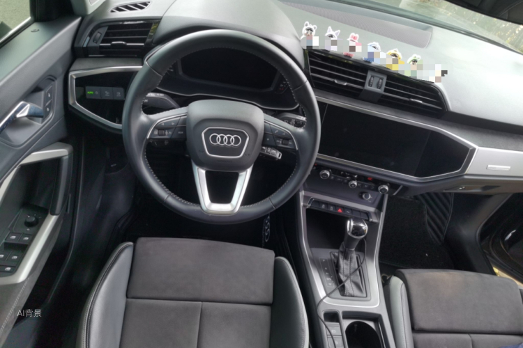 Audi Q3 2022 car image #12