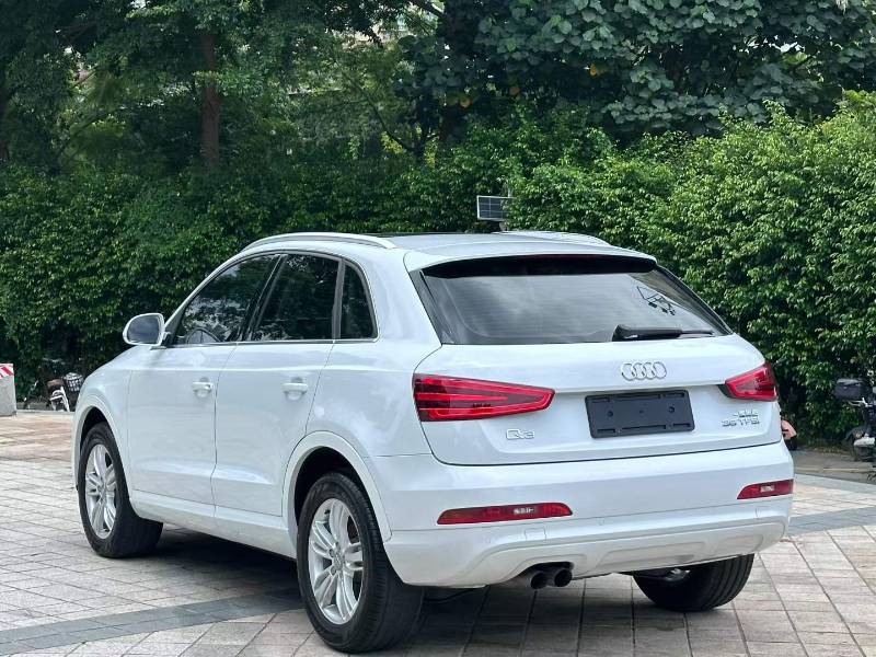 Audi Q3 2015 car image #4