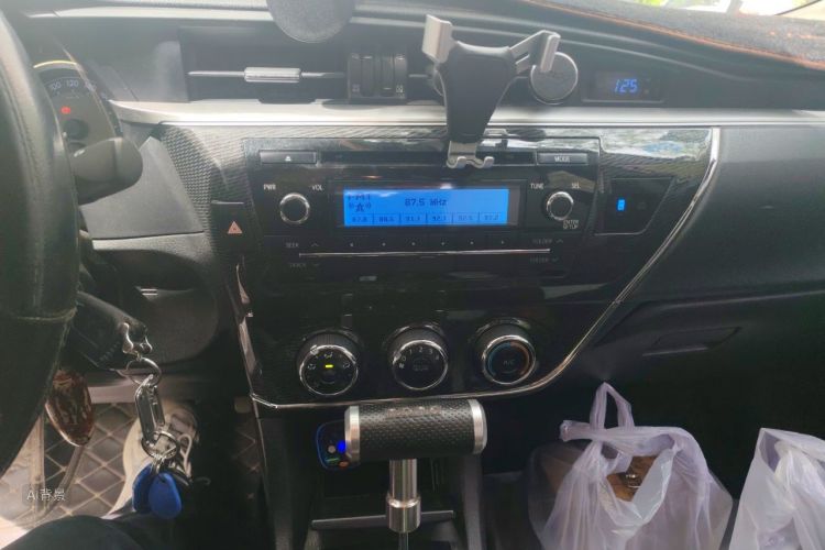 Toyota Corolla 2015 immagine di auto #15