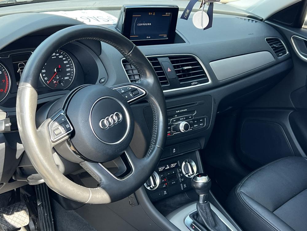 Audi Q3 2014 car image #11