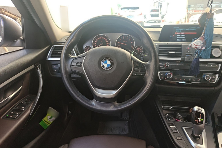 BMW 3 Series 2018 #11 BMW 3 Series 2018 car image #11
