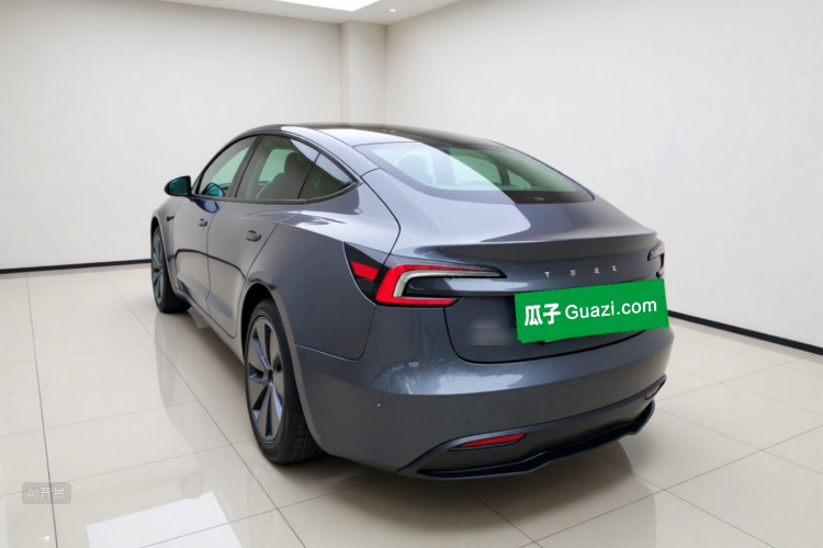 Tesla Model 3 2025 car image #5