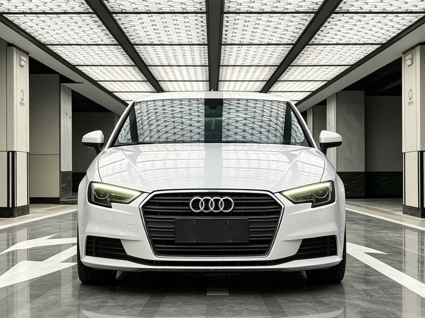 Audi A3 2018 car image #2