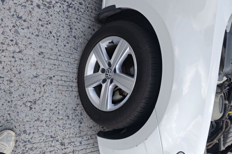 Volkswagen Golf 2015 car image #9