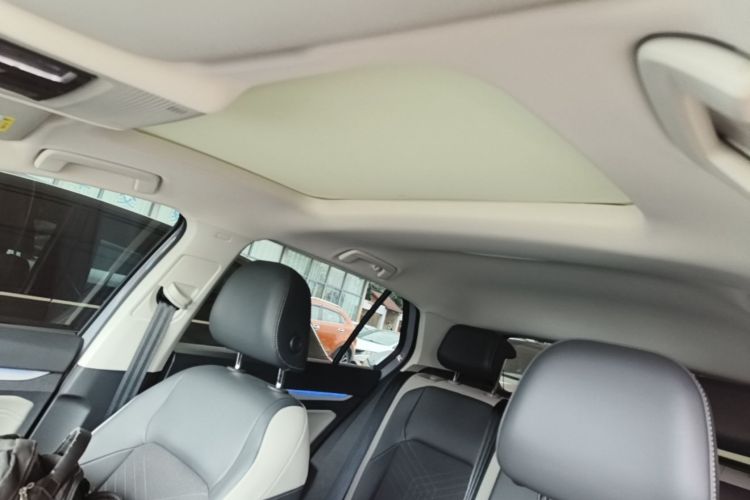 Volkswagen Golf 2024 car image #18