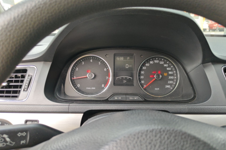 Volkswagen Lavida 2016 car image #16