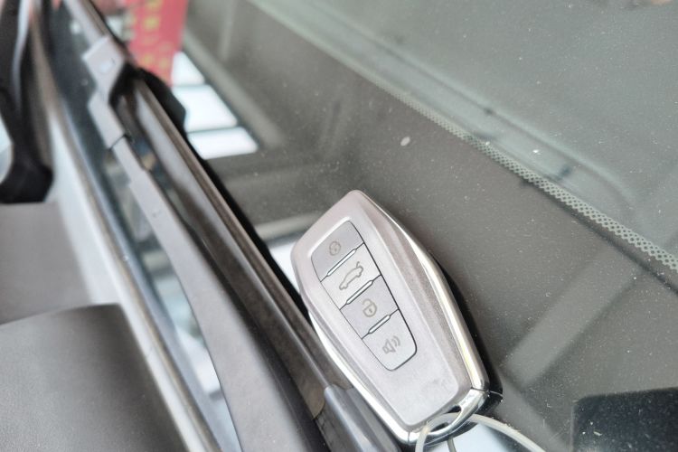 GEELY Vision X6 2020 immagine di auto #9