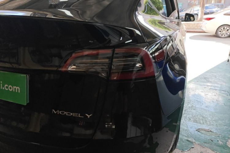 Tesla Model Y 2022 #8 Tesla Model Y 2022 car image #8