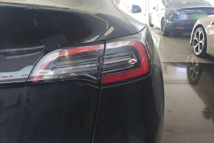 Tesla Model Y 2022 #8 Tesla Model Y 2022 car image #8