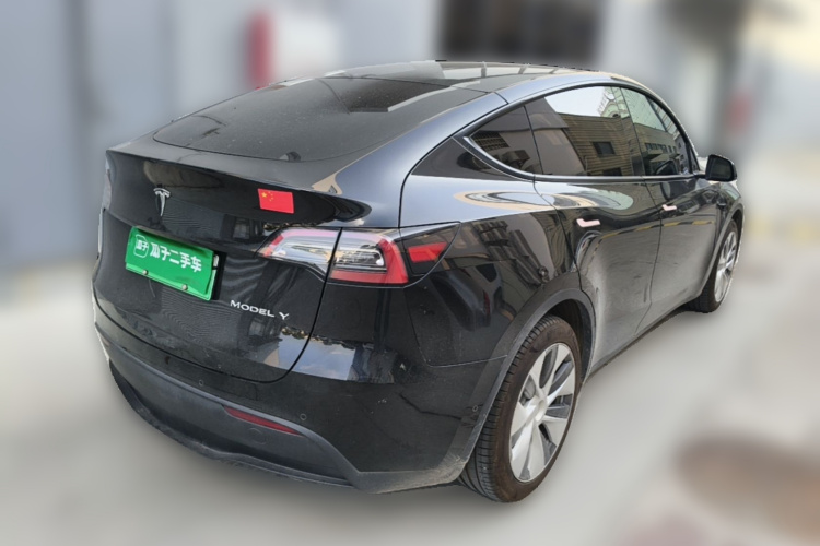Tesla Model Y 2023 immagine di auto #7