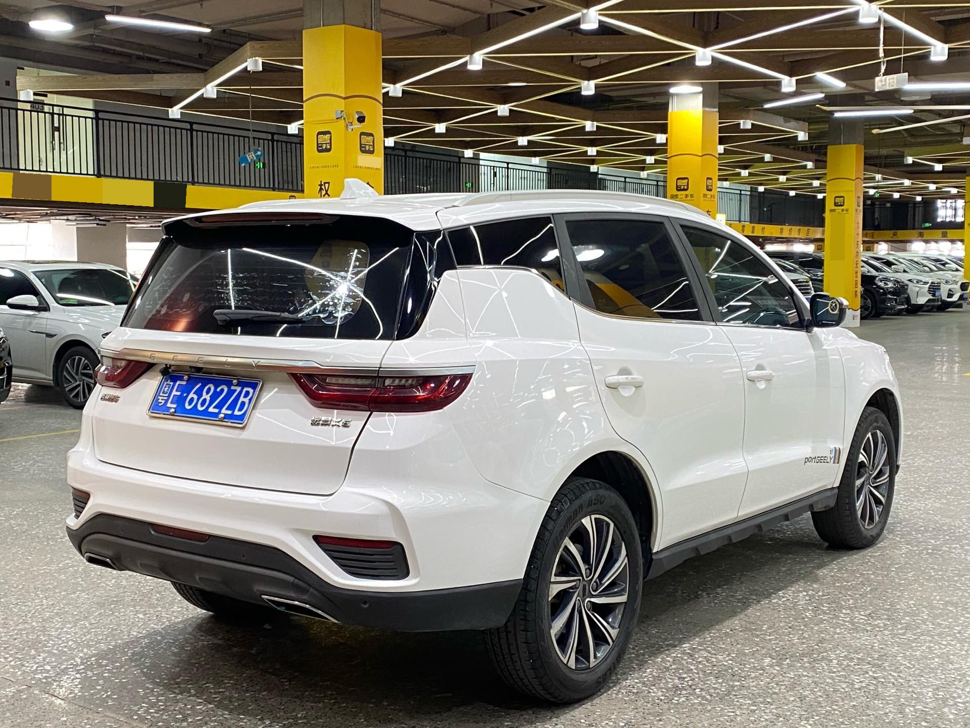 GEELY Vision X6 2020 car image #15
