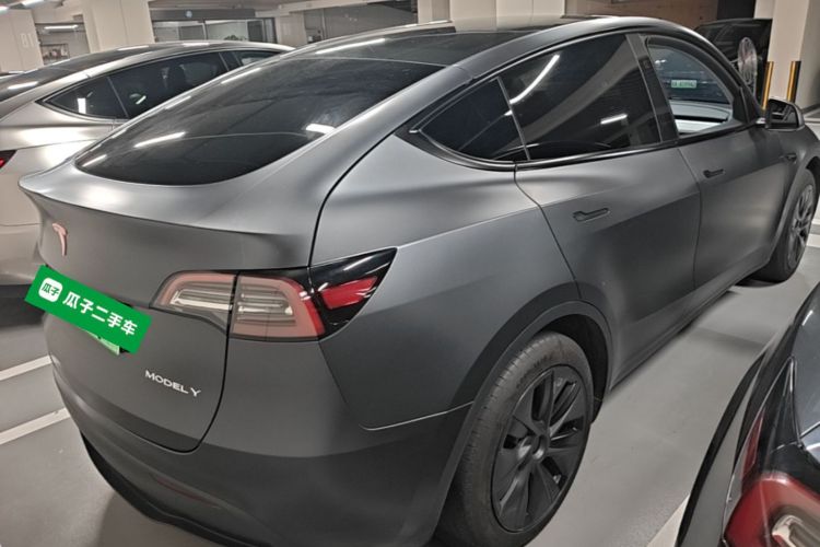 Tesla Model Y 2024 immagine di auto #6