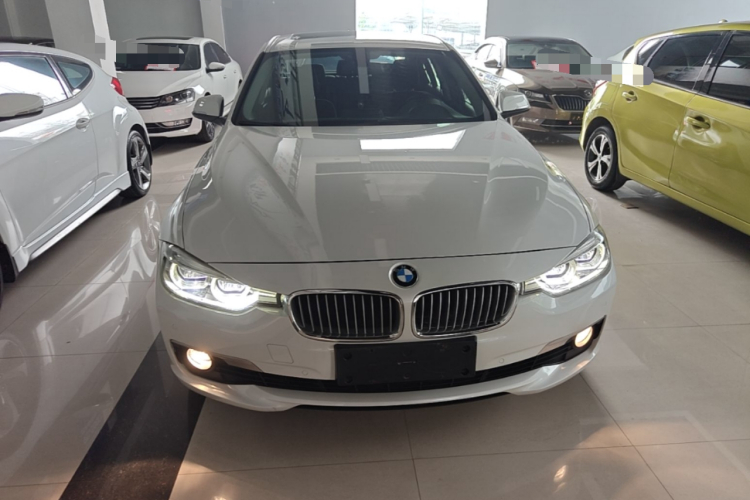 BMW 3 Series 2018 car image #3