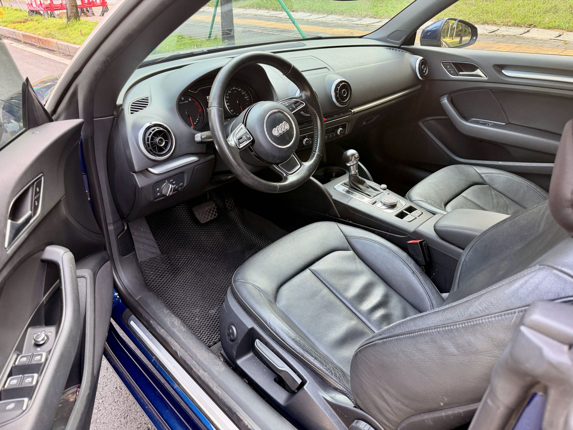 2015 car image #6