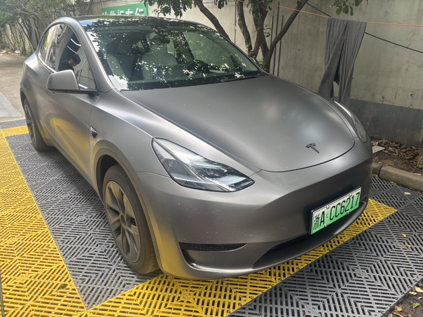 Tesla Model Y 2024 #3 Tesla Model Y 2024 car image #3