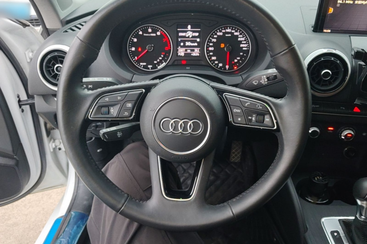 Audi A3 2020 immagine di auto #11