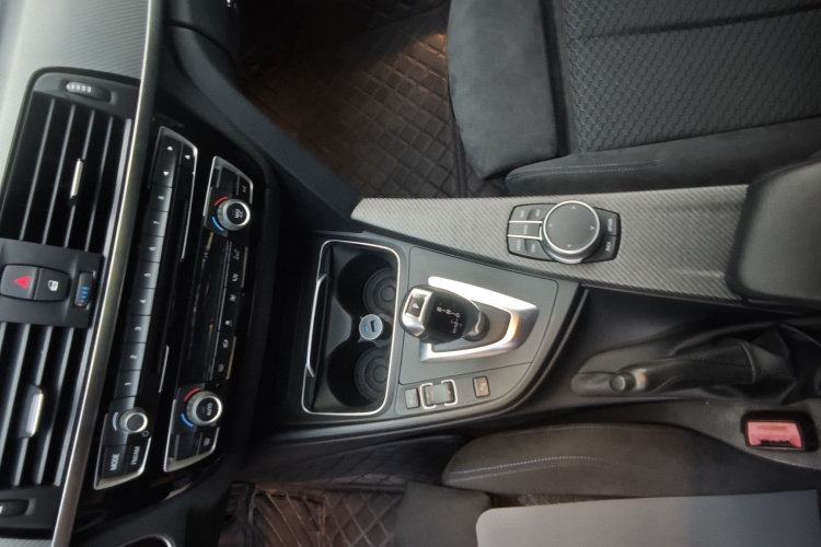 BMW 3 Series 2017 #13 BMW 3 Series 2017 car image #13