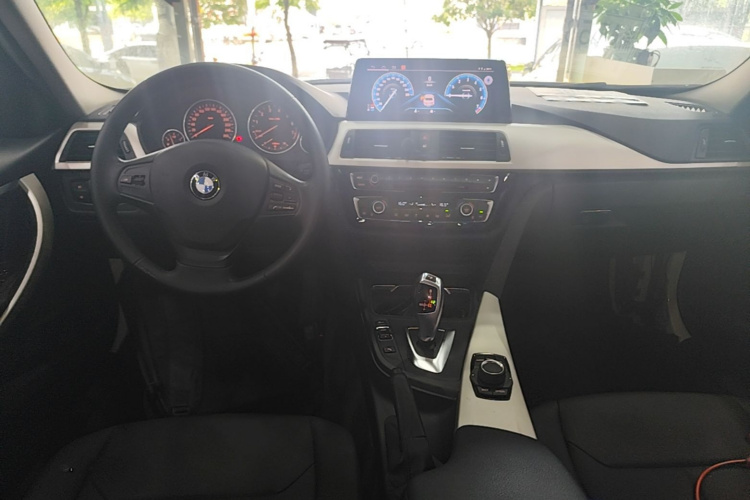BMW 3 Series 2016 #10 BMW 3 Series 2016 car image #10