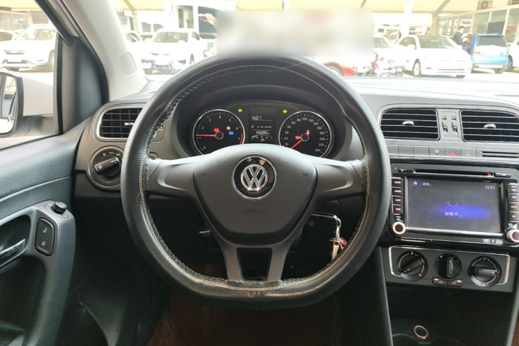 Volkswagen Polo 2016 #15 Volkswagen Polo 2016 car image #15