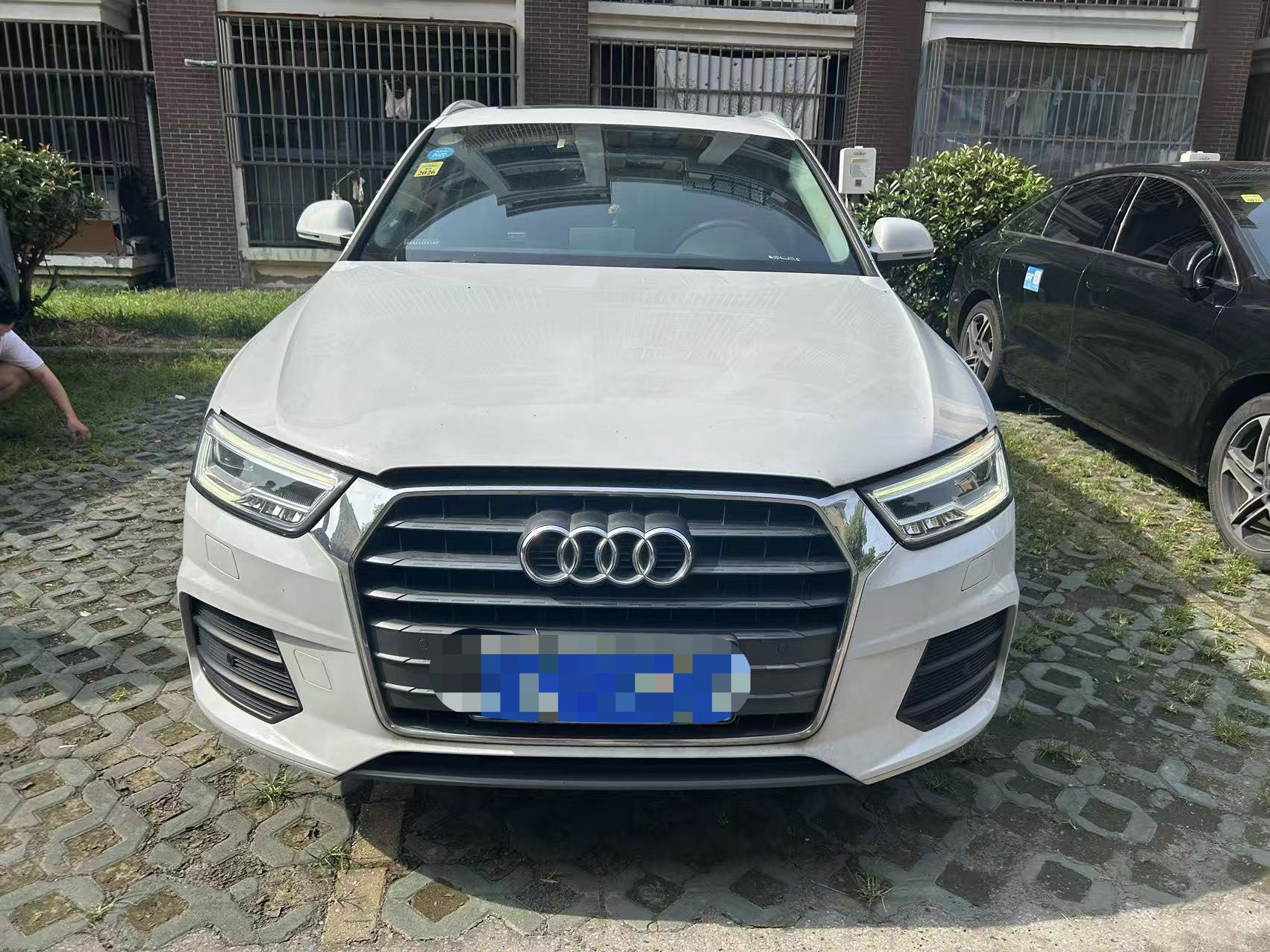 Audi Q3 2018 car image #2