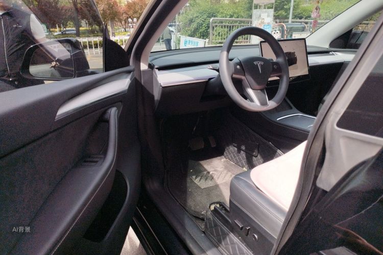 Tesla Model Y 2024 #18 Tesla Model Y 2024 car image #18