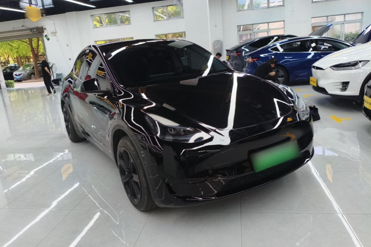 Tesla Model Y 2023 #4 Tesla Model Y 2023 car image #4