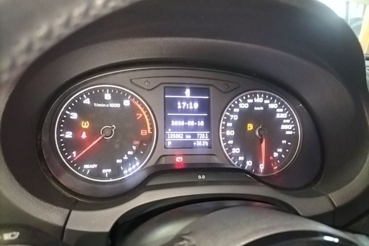 Audi A3 2018 immagine di auto #12
