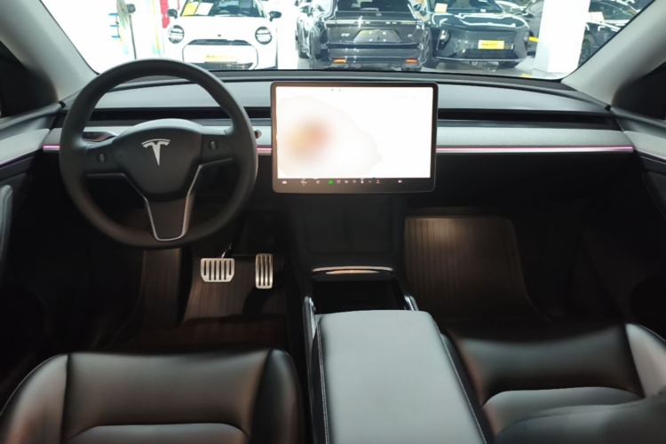 Tesla Model Y 2023 #10 Tesla Model Y 2023 car image #10