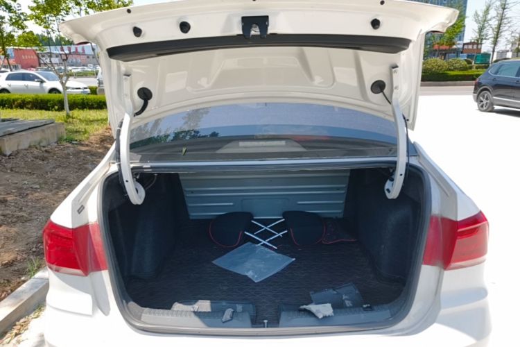 Volkswagen Santana 2019 car image #19