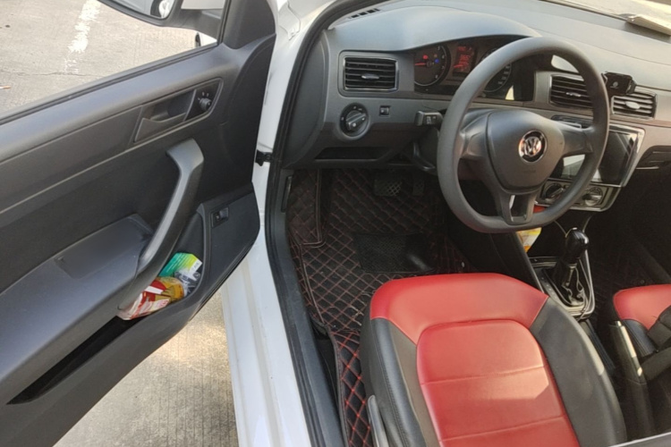 Volkswagen Santana 2018 car image #16