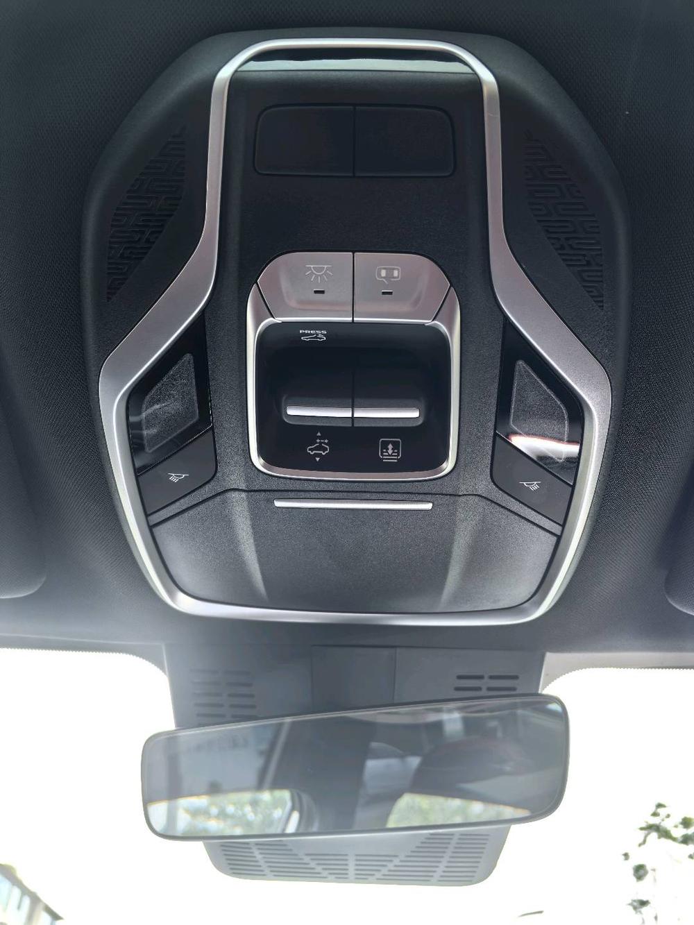 GEELY Coolray 2023 car image #13