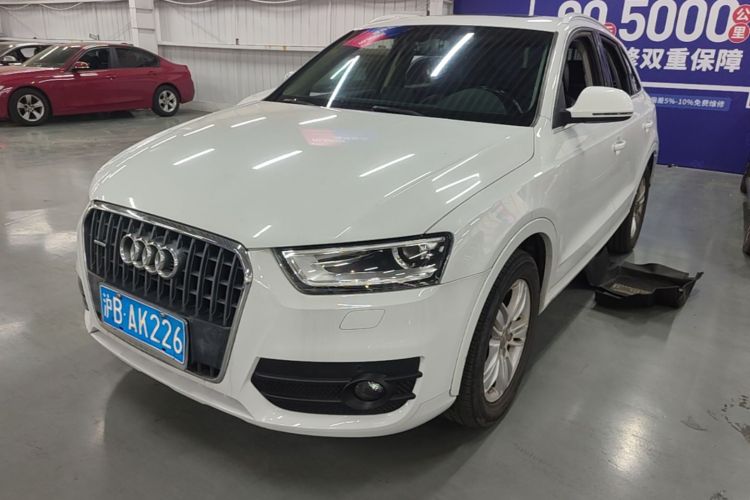 Audi Q3 2015 car image #2